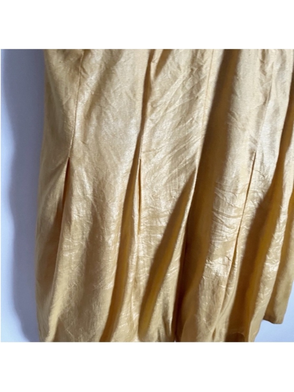 Esley dress white golden yellow draped crossover sleeveless pleated flare - Picture 3 of 5
